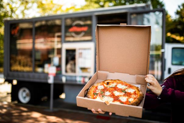 A Mano Pizza Food Truck Newport