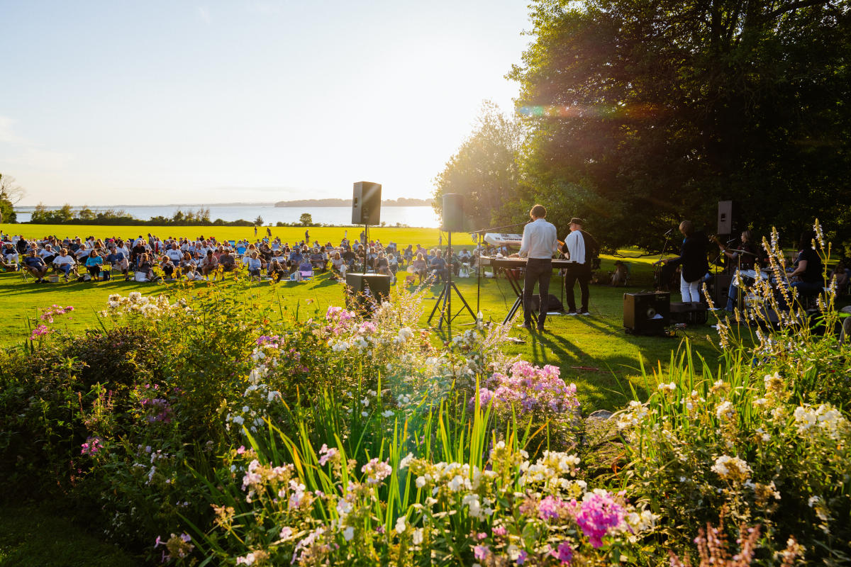 Music at Sunset Blithewold Manor