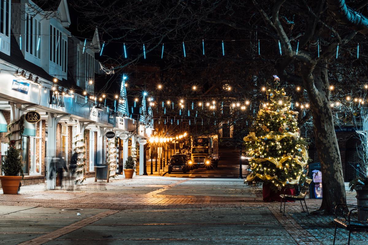 Long Wharf Mall Holidays