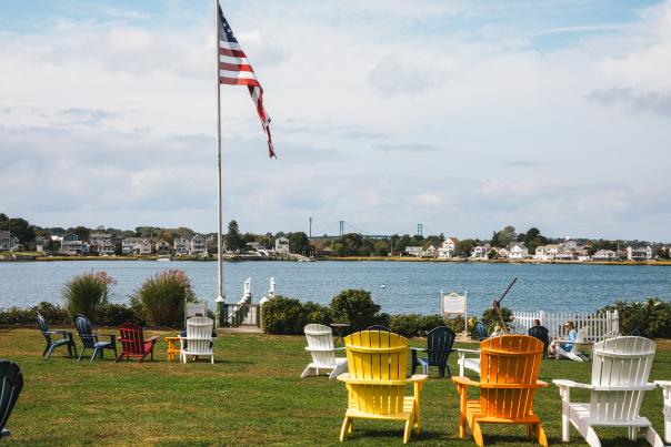 Sunset Cove Portsmouth RI Outdoor Dining